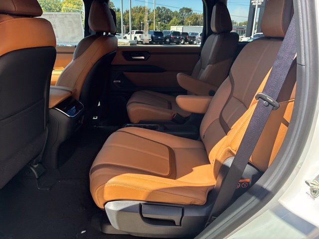 New 2026 Nissan Armada SL w/ Captain's Chari Seat Package RWD image 8