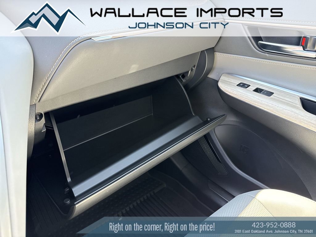 Used 2024 Toyota Venza Limited AWD/4WD image 25