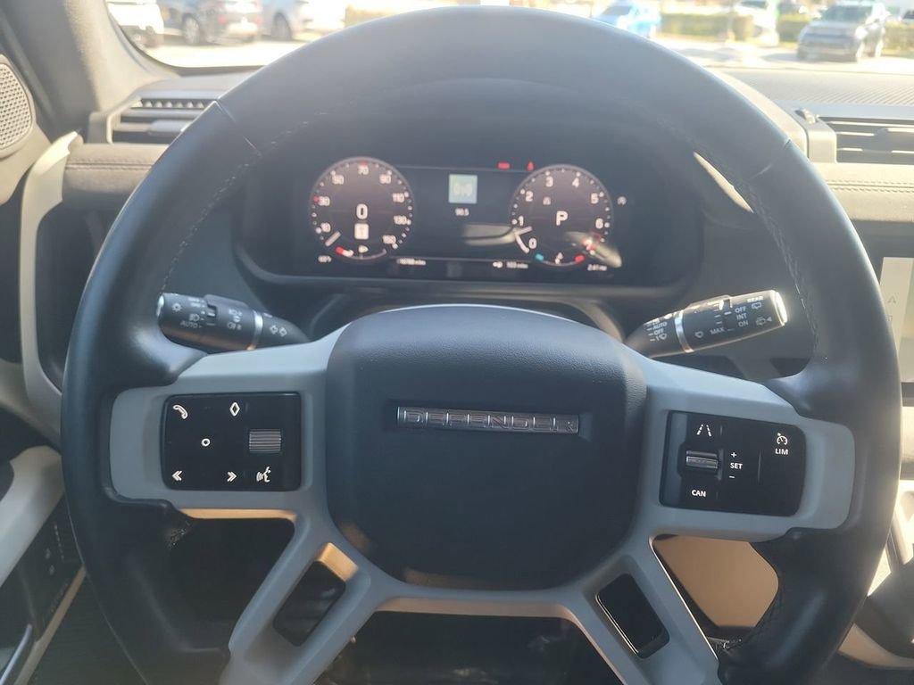 Used 2023 Land Rover Defender 110 X-Dynamic SE image 28