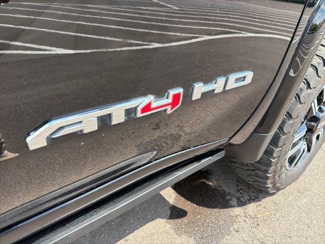 Used 2022 GMC Sierra 2500 AT4 w/ AT4 Premium Plus Package AWD/4WD image 8
