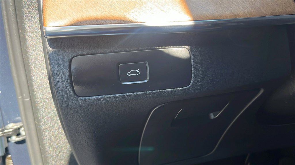 Certified 2023 Volvo XC90 B5 Plus w/ Protection Package image 17