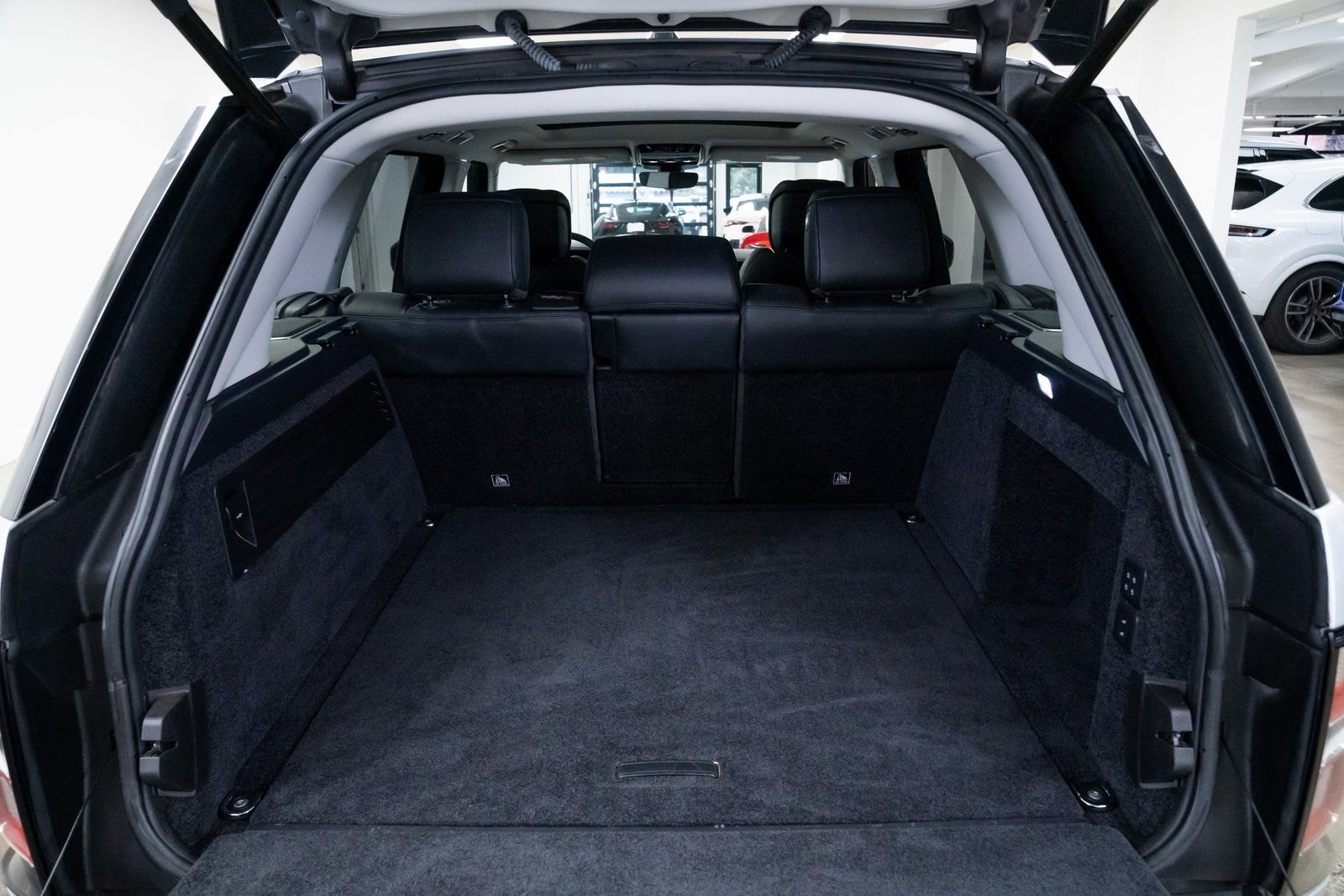 Used 2019 Land Rover Range Rover Supercharged AWD/4WD image 8