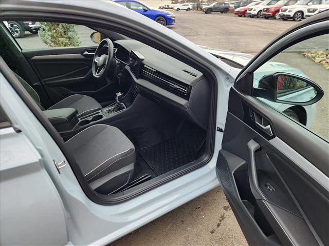 Certified 2025 Volkswagen Jetta Sport image 11