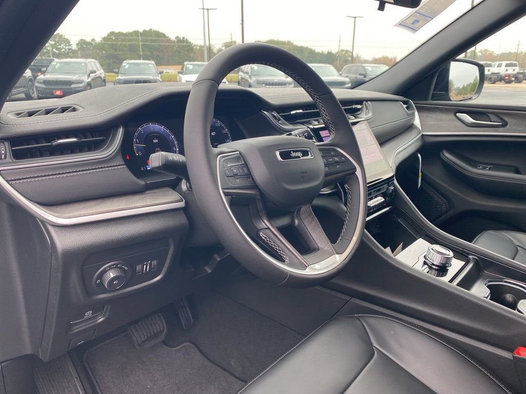 New 2025 Jeep Grand Cherokee L Limited image 13