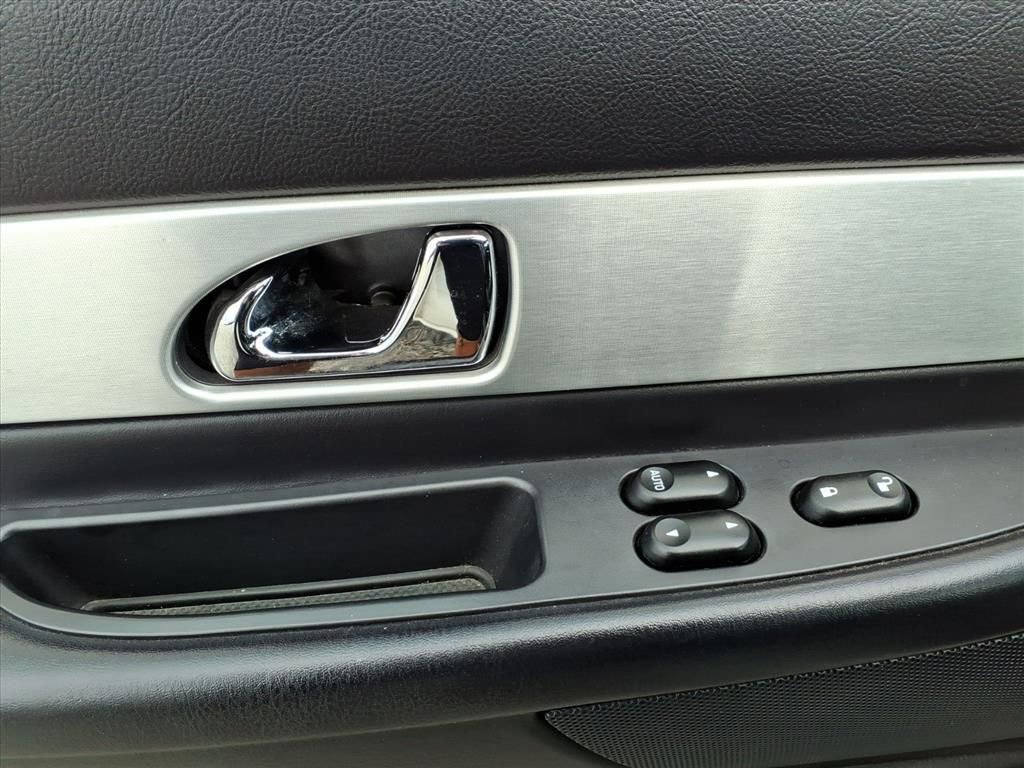 Used 2003 Ford Thunderbird RWD image 11