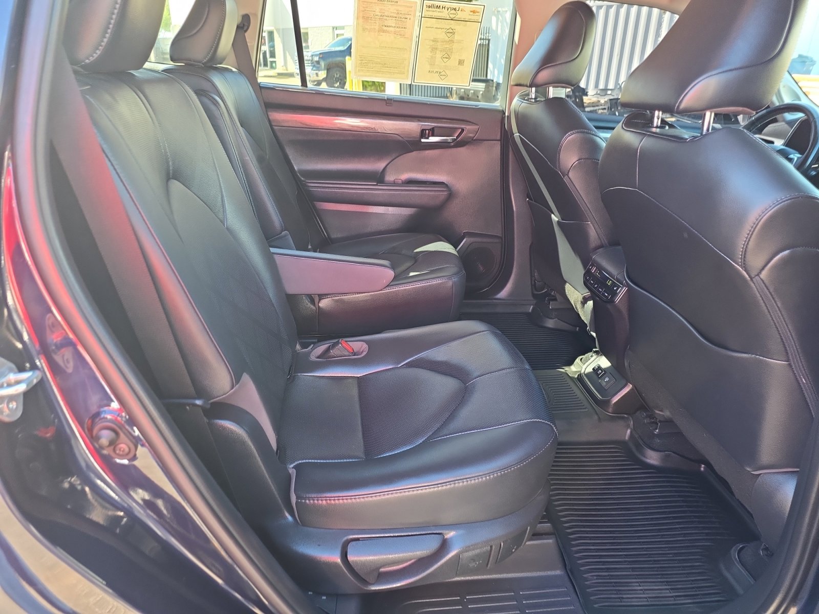 Used 2020 Toyota Highlander Platinum image 31