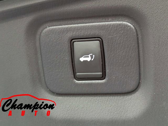 Used 2017 Nissan Pathfinder Platinum image 17