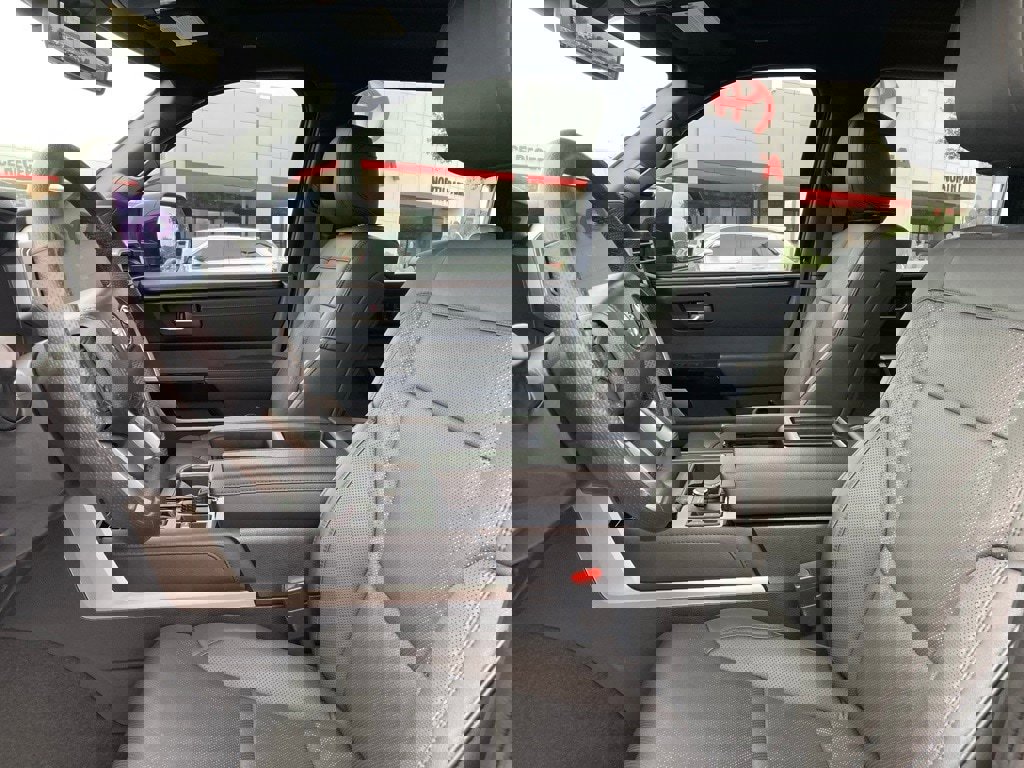 Used 2025 Toyota Tundra Limited image 10