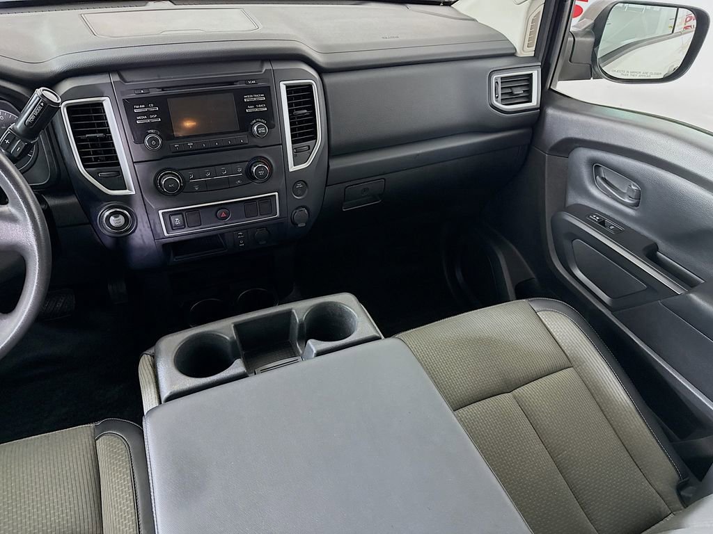 Used 2017 Nissan Titan S image 23