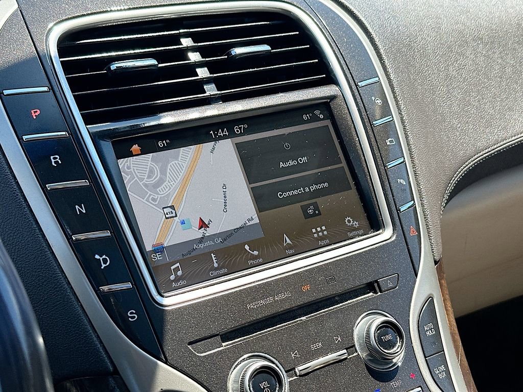 Used 2016 Lincoln MKX Reserve w/ Technology Package FWD image 13