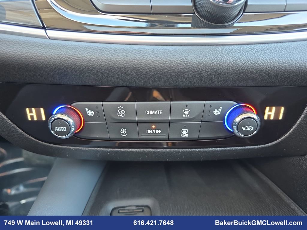 Used 2021 Buick Enclave Essence image 22