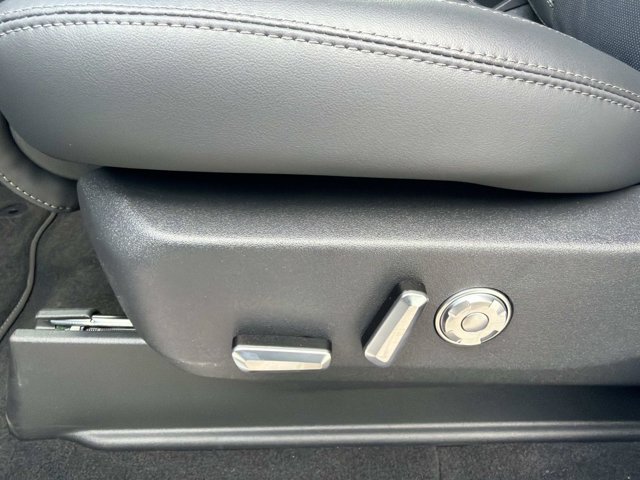 New 2026 Lincoln Navigator Reserve w/ Jet Appearance Package AWD/4WD image 10