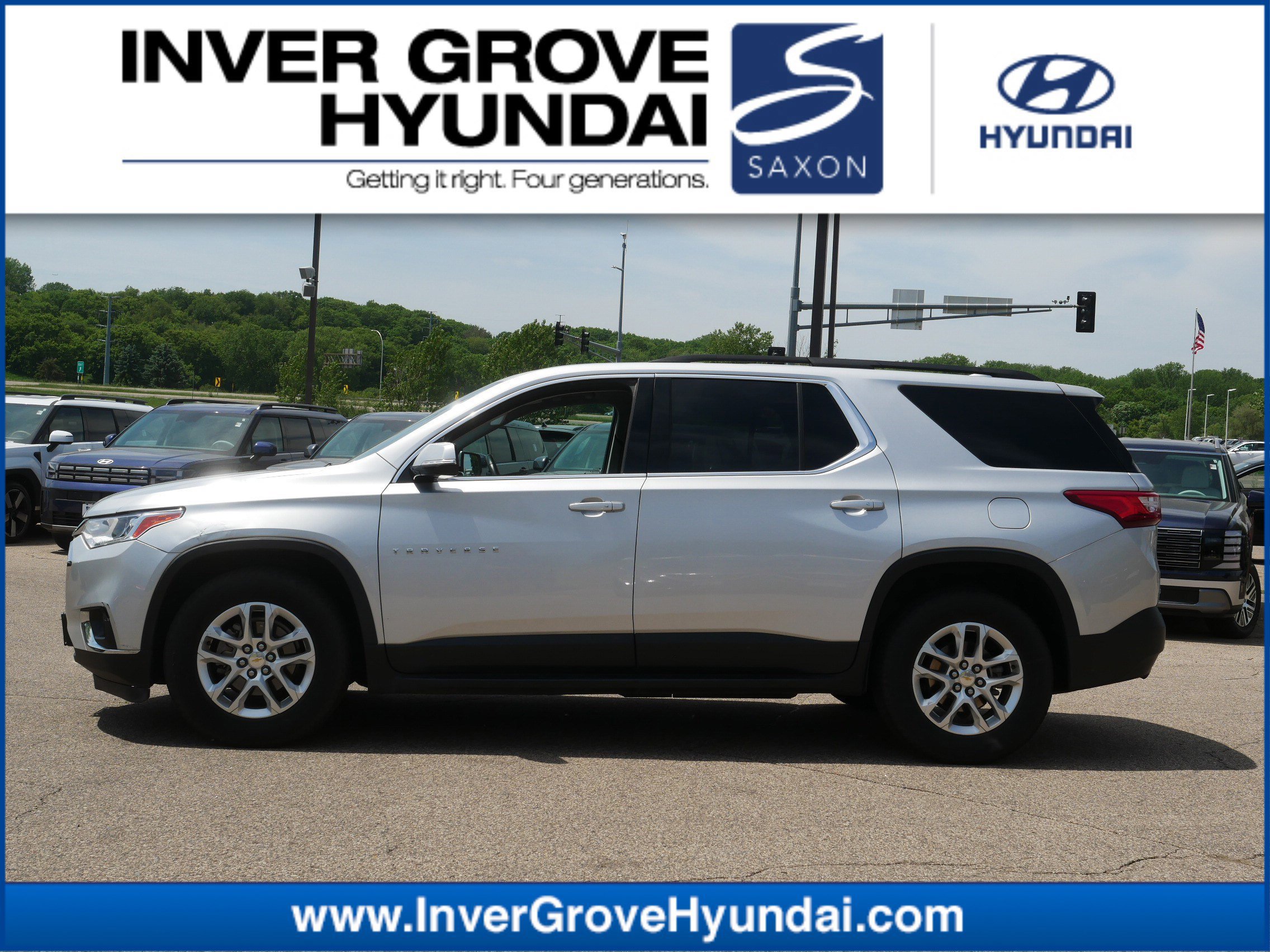 Used 2019 Chevrolet Traverse LT AWD/4WD image 1