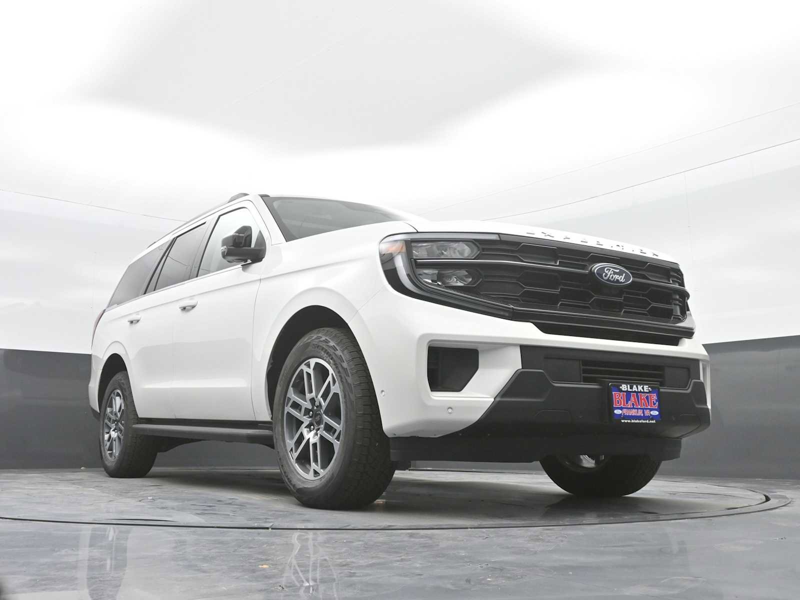 New 2025 Ford Expedition Active image 19