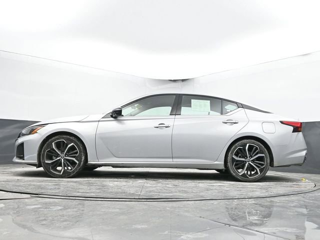Used 2024 Nissan Altima 2.5 SR image 45