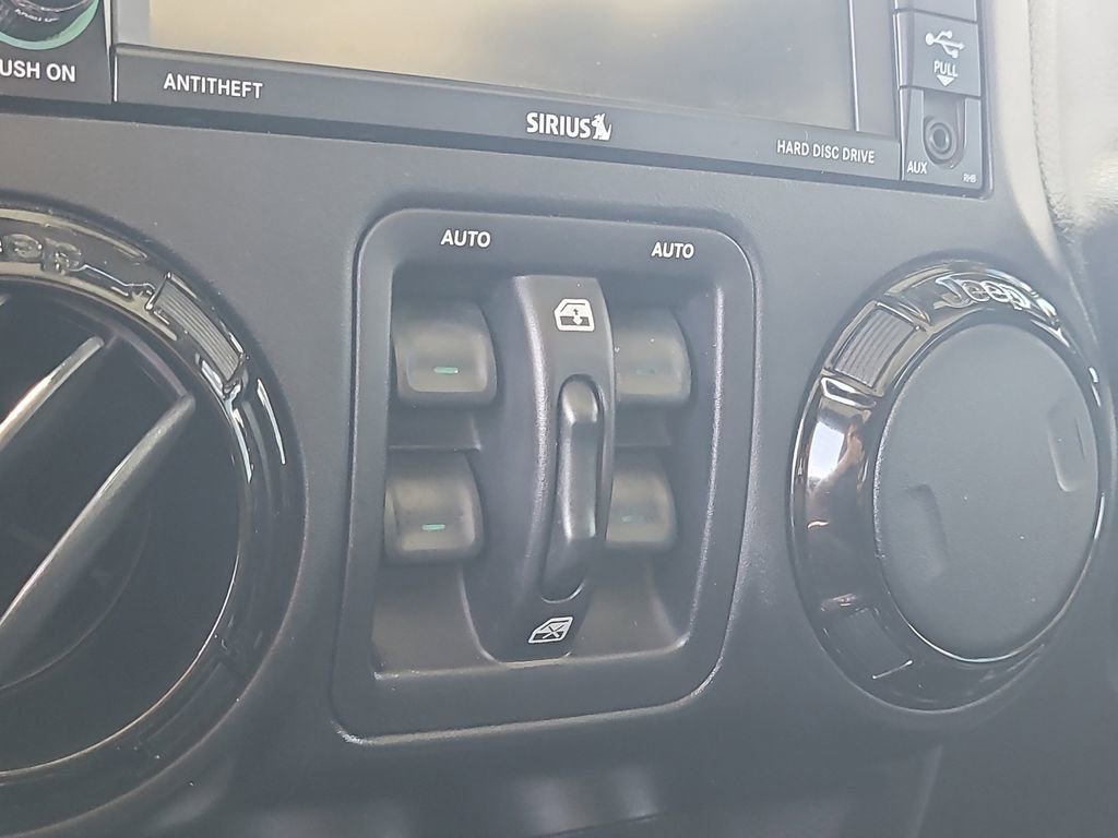 Certified 2017 Jeep Wrangler Unlimited Sahara AWD/4WD image 18