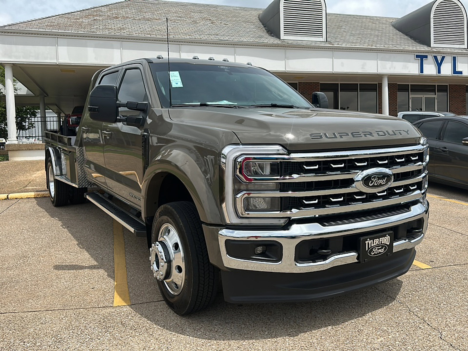 New 2026 Ford F450 Lariat AWD/4WD image 3