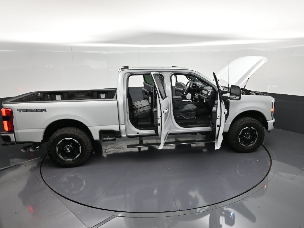 Used 2025 Ford F250 Platinum w/ Tremor Off-Road Package AWD/4WD image 36