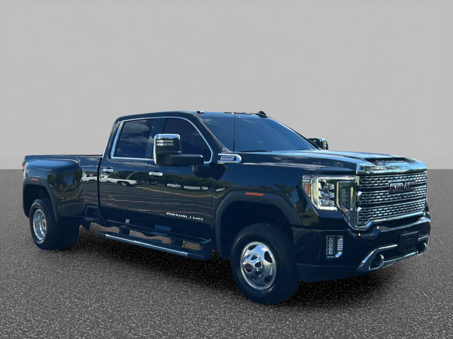 Certified 2022 GMC Sierra 3500 Denali w/ Technology Package AWD/4WD image 8