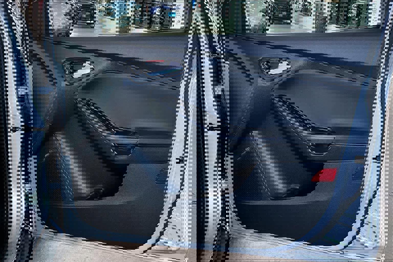 Used 2017 Ford Focus SEL w/ Cold Weather Package image 12