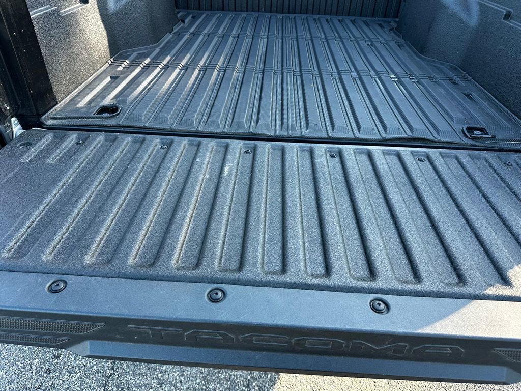 Used 2025 Toyota Tacoma SR5 image 43
