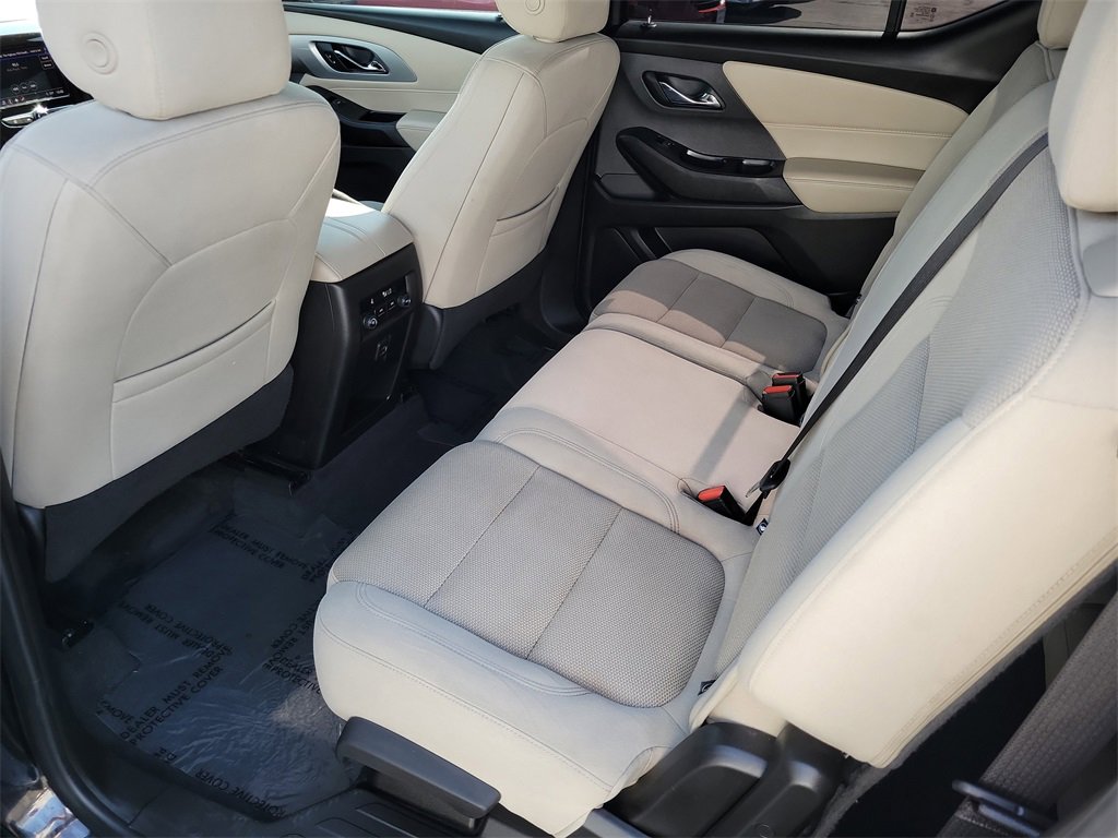 Used 2022 Chevrolet Traverse LS image 20