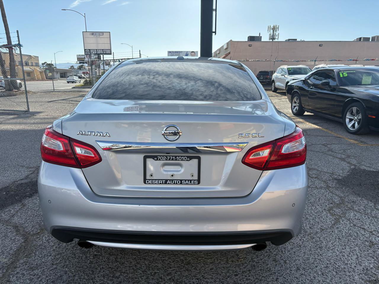 Used 2017 Nissan Altima 3.5 SL w/ 3.5SL Technology Package FWD image 4