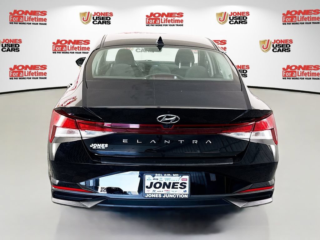 Certified 2022 Hyundai Elantra SEL FWD image 14