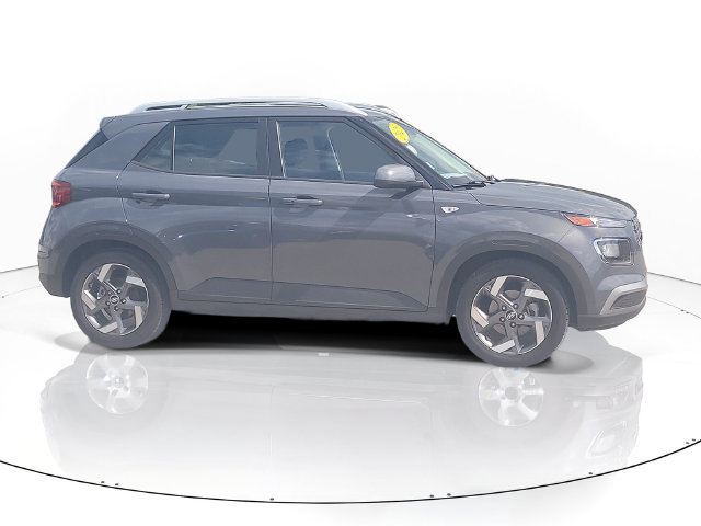 Used 2025 Hyundai Venue SEL FWD image 4