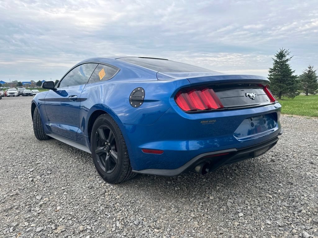 Used 2018 Ford Mustang Coupe RWD image 7