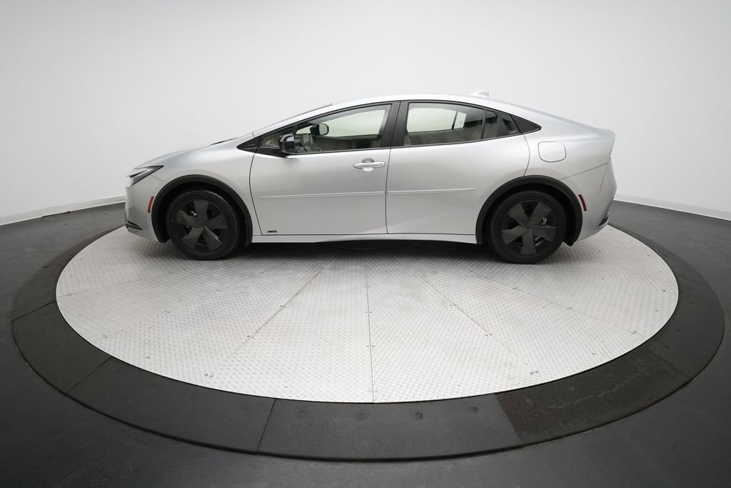 Used 2023 Toyota Prius LE image 23