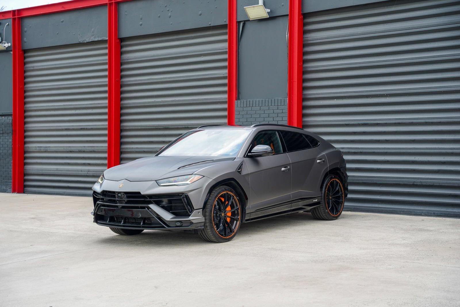 Used 2023 Lamborghini Urus S AWD/4WD image 1