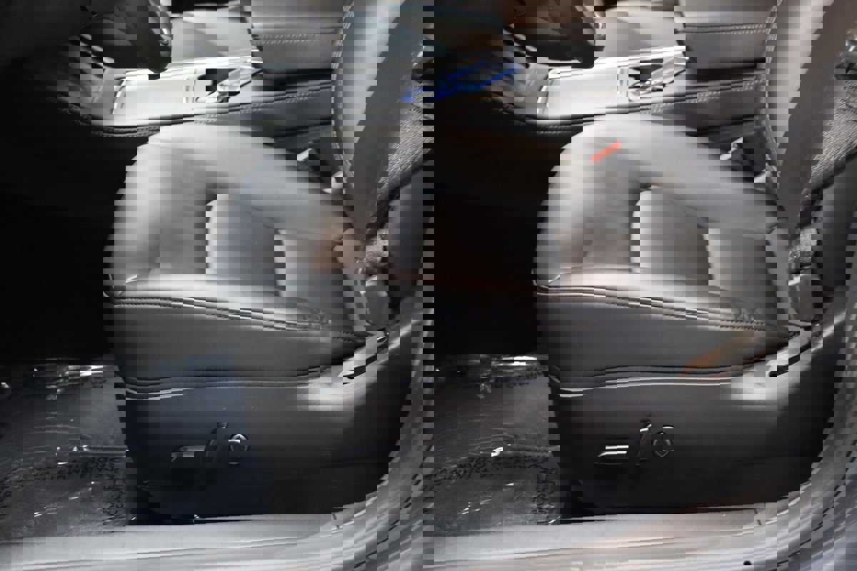 Used 2023 Tesla Model 3 Standard Range image 38