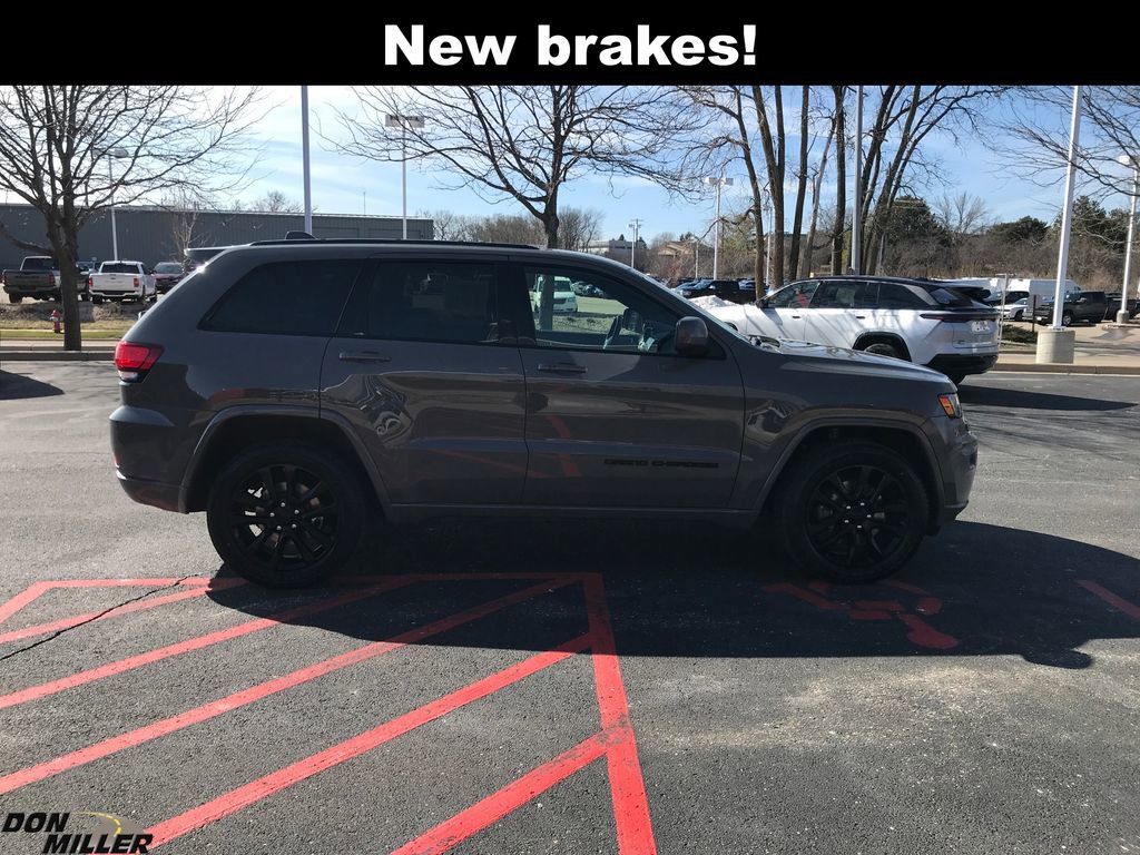 Used 2021 Jeep Grand Cherokee Laredo X image 4