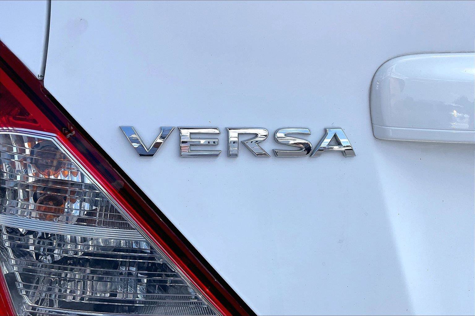 Used 2019 Nissan Versa S Plus FWD image 9