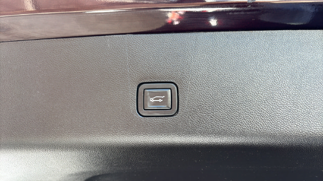 Used 2020 Chevrolet Traverse LT AWD/4WD image 35