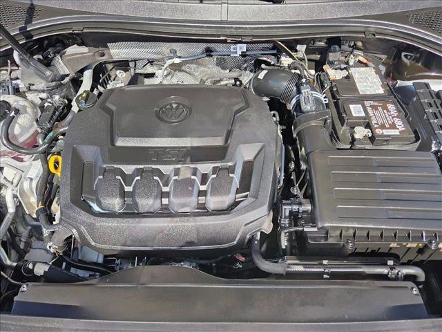 Certified 2023 Volkswagen Tiguan SE R-Line image 22