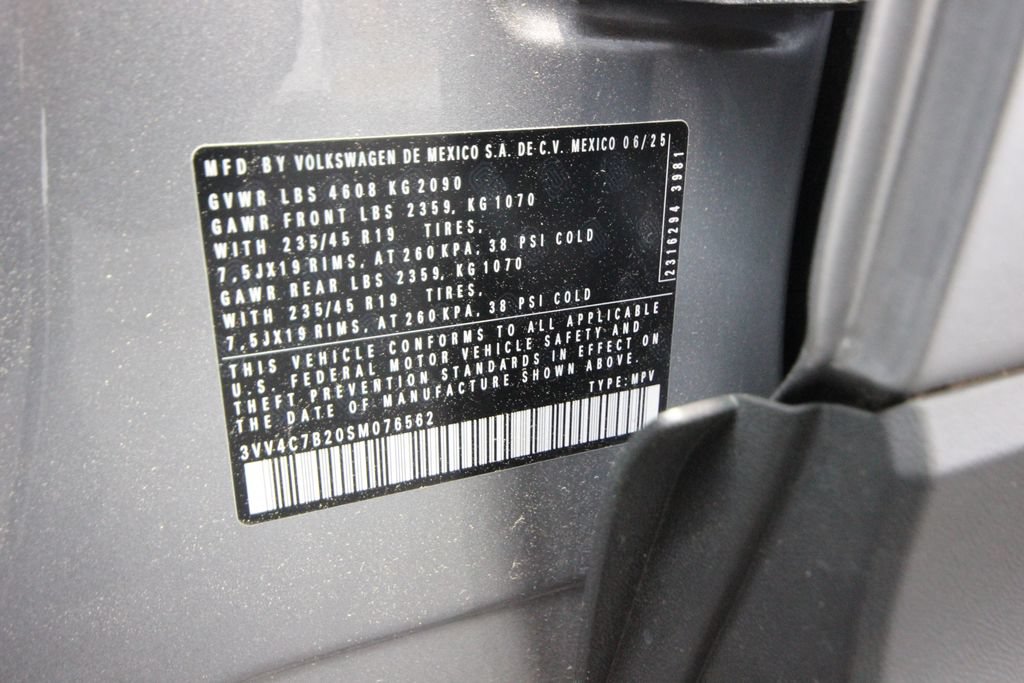 Used 2025 Volkswagen Taos SEL AWD/4WD image 33
