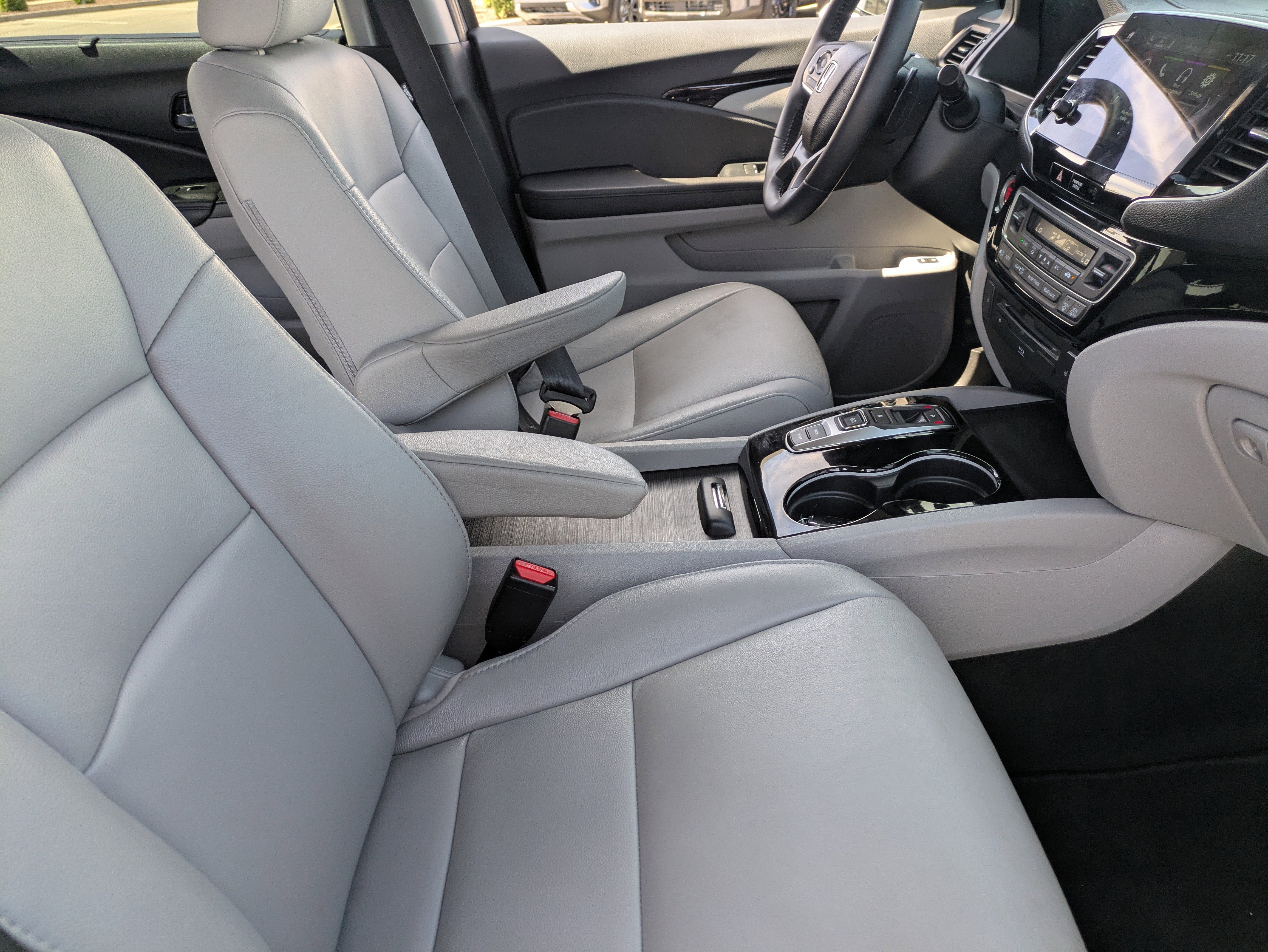 Used 2022 Honda Pilot Touring image 12