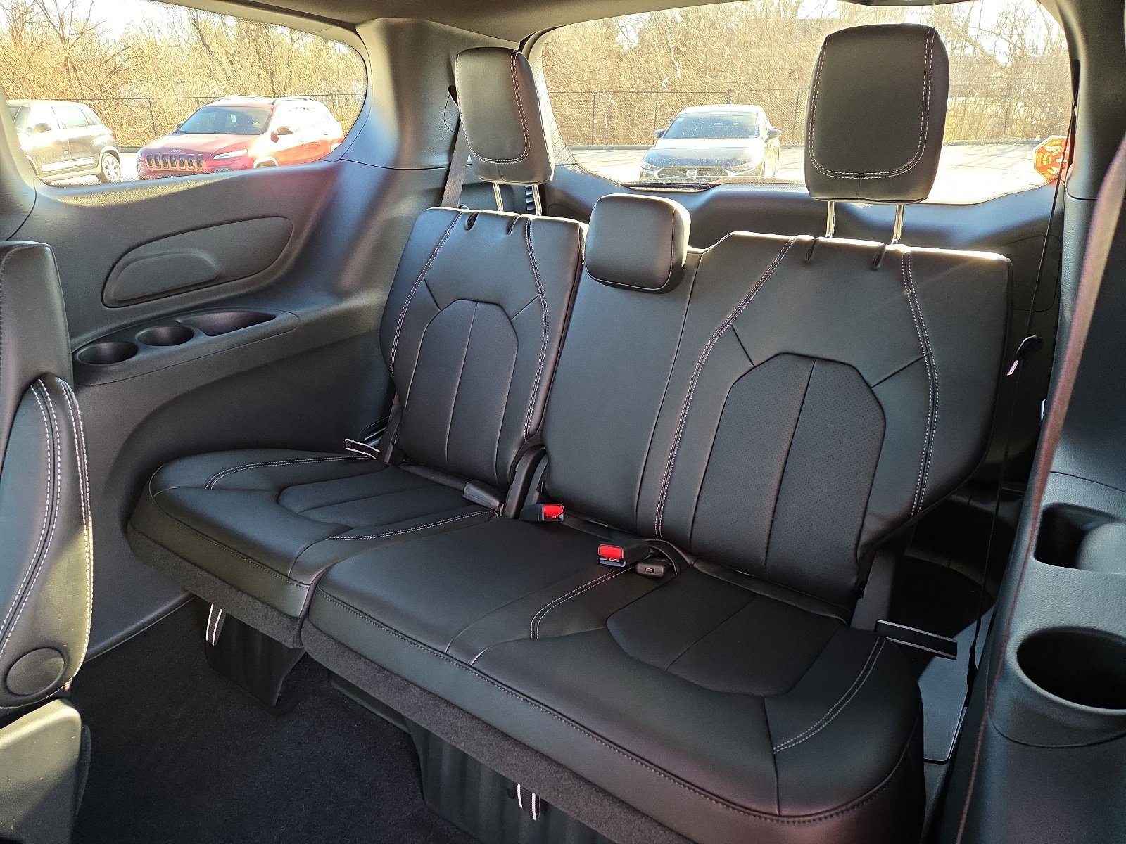 New 2026 Chrysler Pacifica Select w/ S Appearance Package image 10