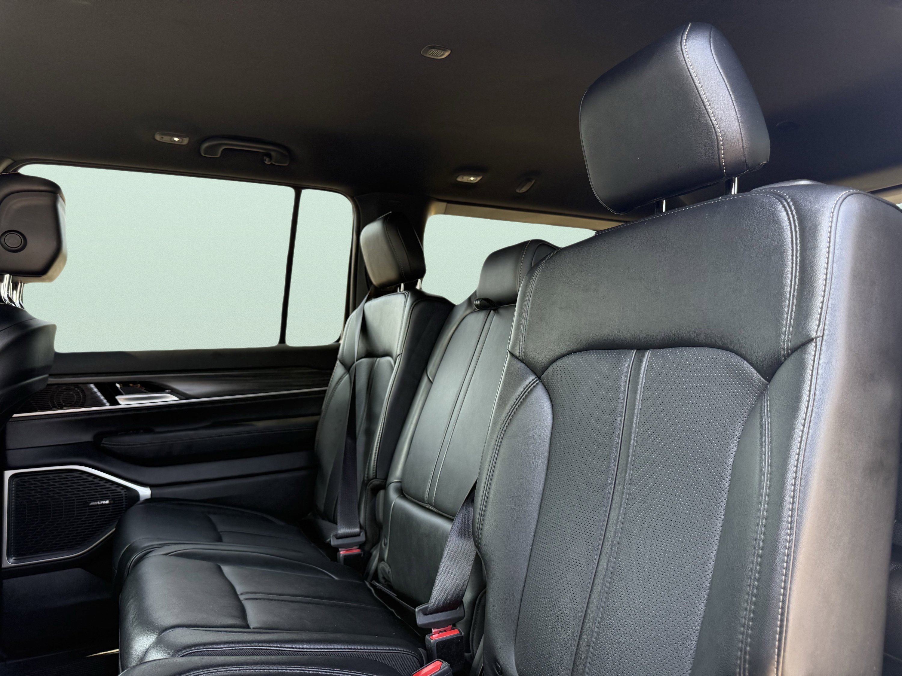 Used 2024 Jeep Wagoneer Series II w/ Flexible Seating Group image 43