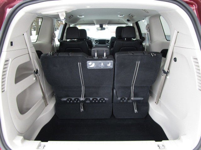 Used 2020 Chrysler Pacifica Touring-L Plus image 8