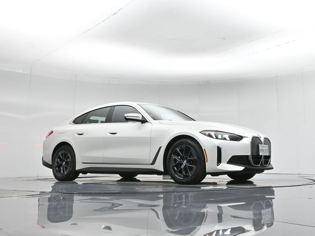 Used 2025 BMW i4 eDrive40 image 4