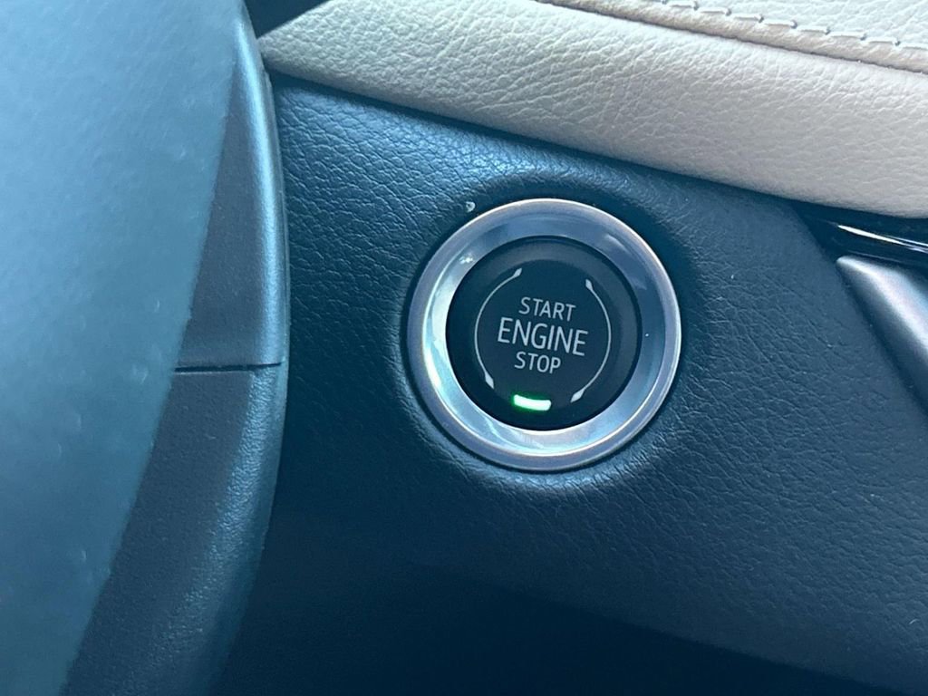 Certified 2024 Cadillac XT4 Luxury w/ Cold Weather Package image 31