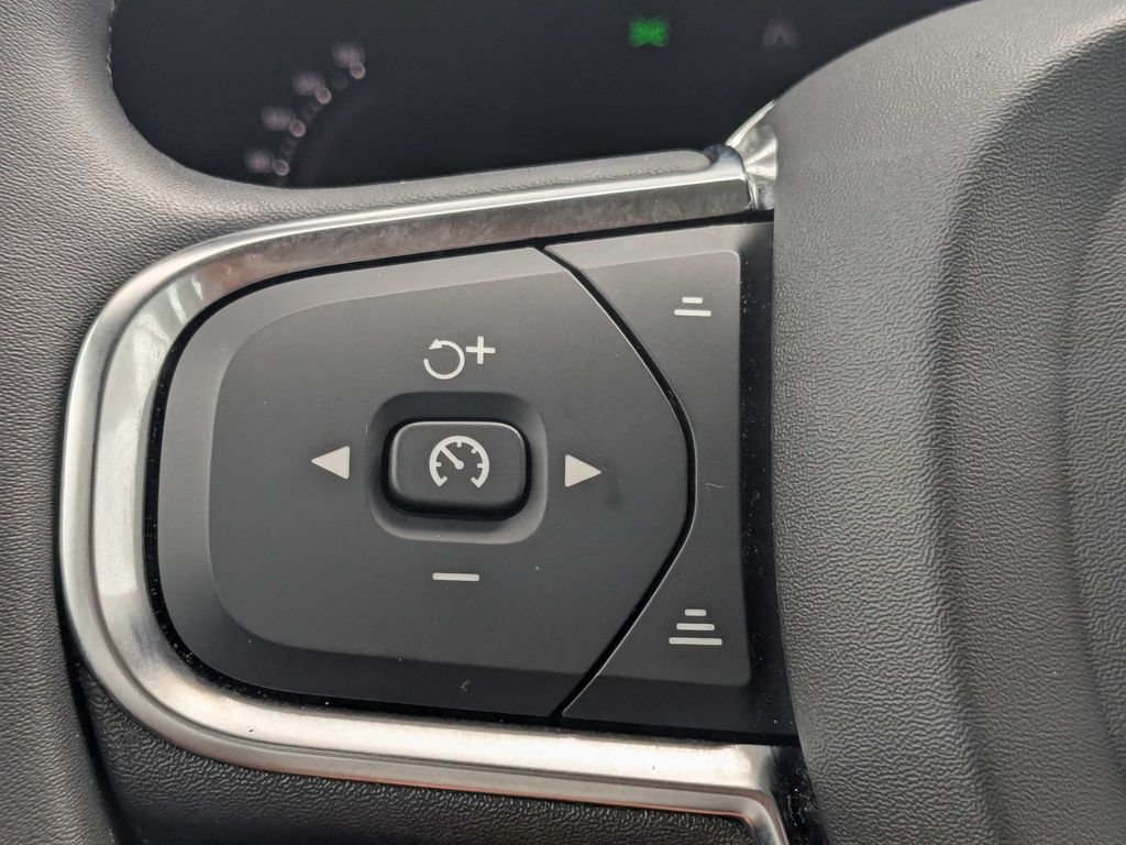 Certified 2024 Volvo S60 B5 Core AWD/4WD image 33