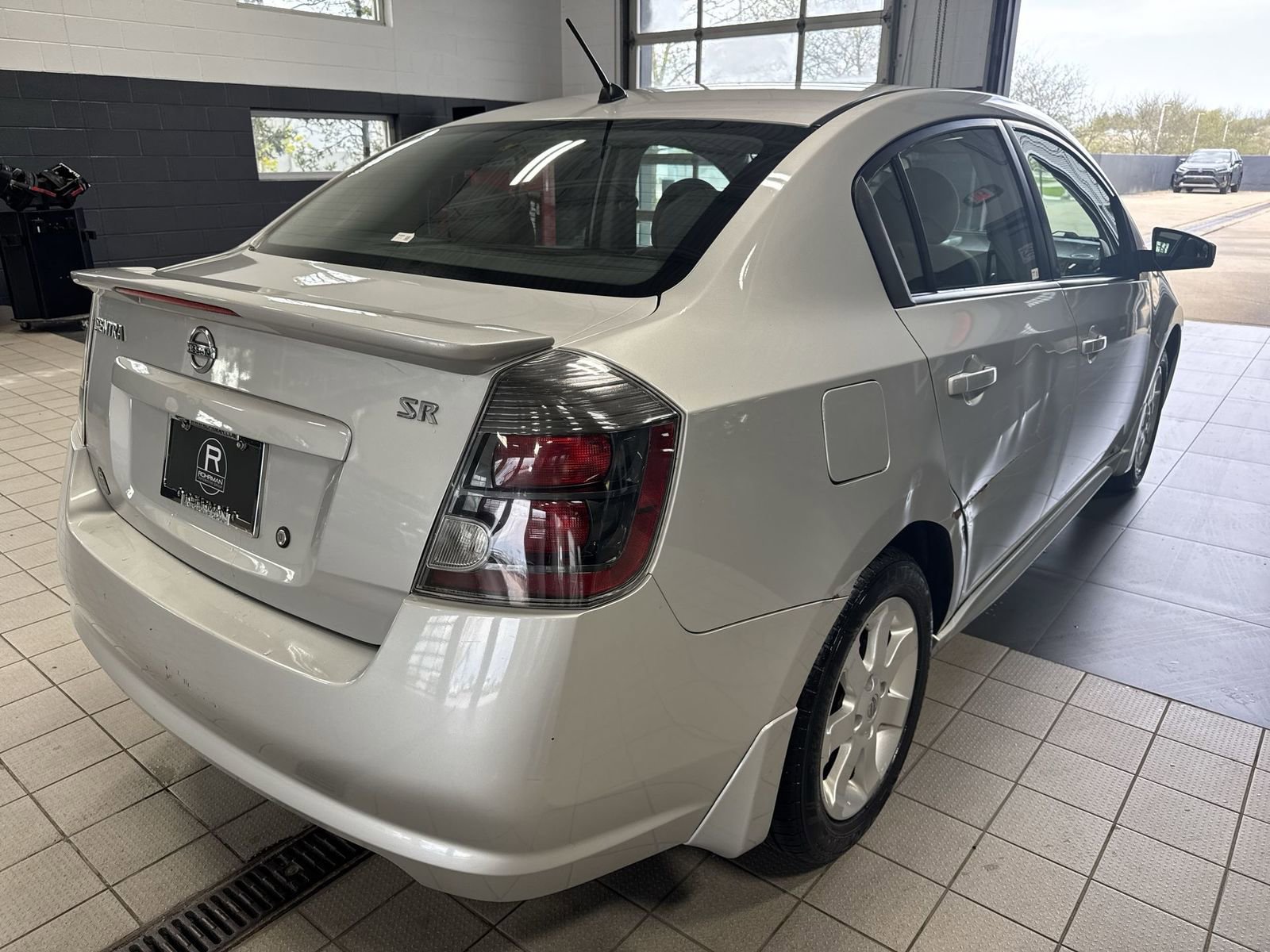 Used 2011 Nissan Sentra 2.0 SR FWD image 37