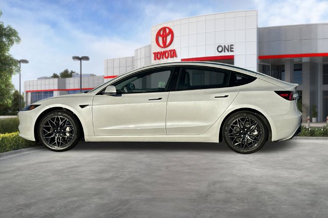 Used 2024 Tesla Model 3 Standard Range RWD image 8