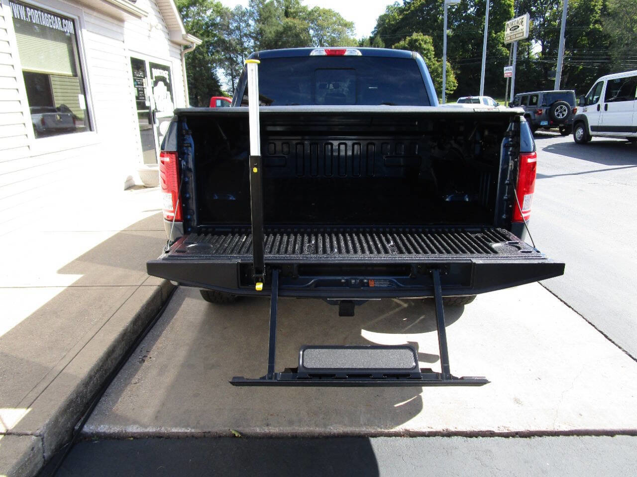 Used 2017 Ford F150 XLT w/ Equipment Group 302A Luxury image 18