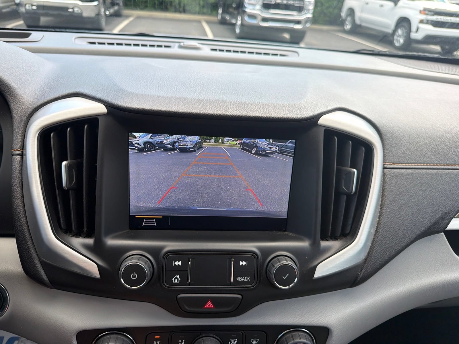Used 2021 GMC Terrain SLE w/ Driver Convenience Package FWD image 18