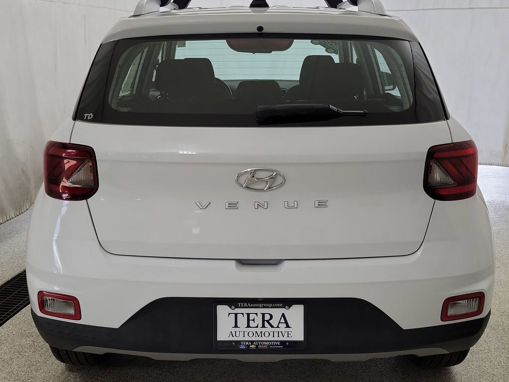 Used 2022 Hyundai Venue SEL image 4